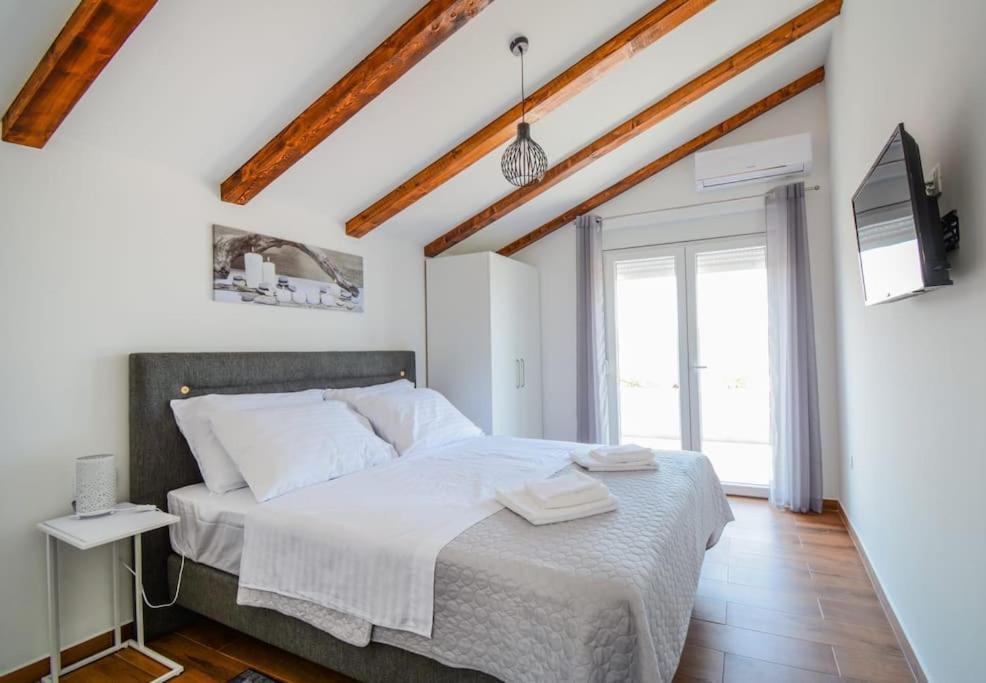 Villa With Amazing View And A Private Pool, Susnjar 1 Kruševo Εξωτερικό φωτογραφία